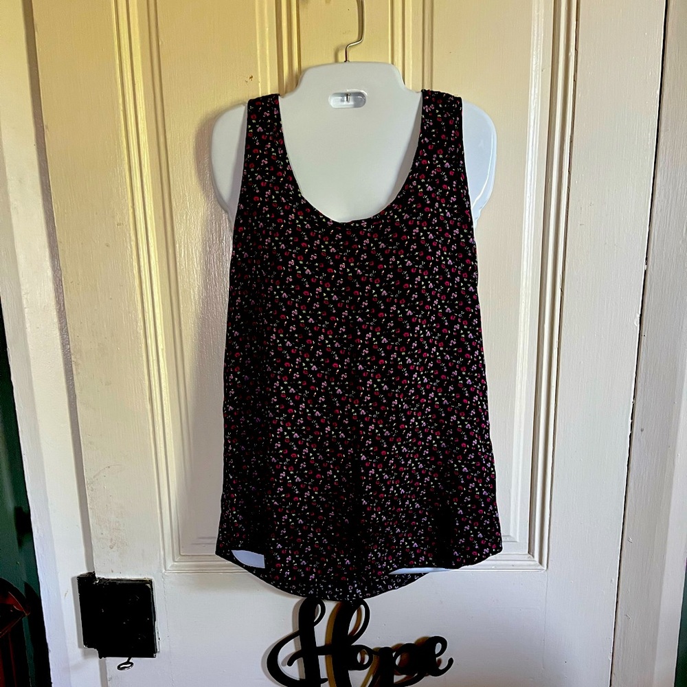 Juliet’s Closet tank top, Size L, razor back, 100% Rayon